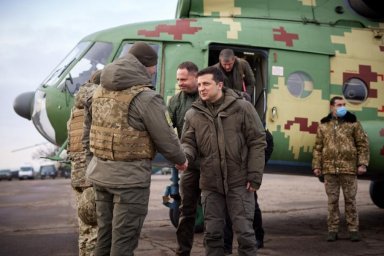 Президент прибыл с рабочей поездкой на восток Украины