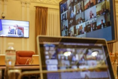 Поддержка людей и бизнеса при введении жесткого карантина. Что предлагает правительство?