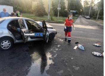 Медики оказали помощь наезднику на Ланосе, который протаранил автомобиль &laquo;скорой&raquo; (ФОТО)