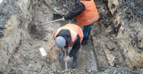 «Харьковские теплосети» продолжают ремонт трубопроводов