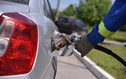 
Еще две сети АЗС снимают лимиты на бензин и дизель
