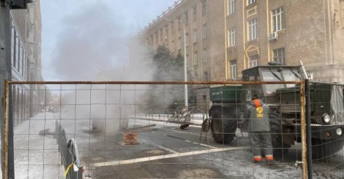 «Тепловые сети» устраняют повреждение на трубопроводе по улице Динамовской