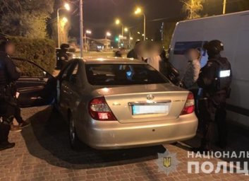 В Харькове правоохранители накрыли банду сутенеров (ВИДЕО)