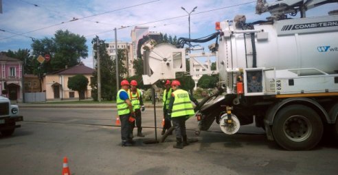 С начала года в городе прочистили 370 километров сетей водоотведения