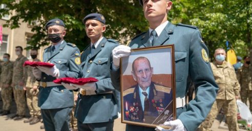 В Харькове простились с Михаилом Карпеевым