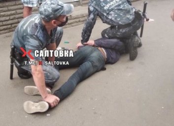 Конфликт на рынке: неадекват ранил мужчину на Салтовке (ФОТО, Обновлено)