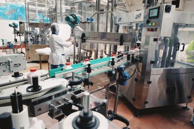 Алексей Кучер ознакомился с работой Харьковского молочного комбината