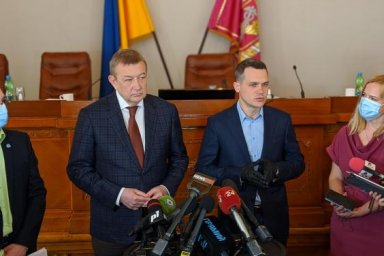 Сегодня состоялось условное страхование всех медицинских работников области. Алексей Кучер