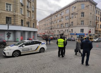В центре Харькова возле мэрии разбились две легковушки (ФОТО)