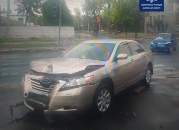 ДТП: в тихом центре Харькова столкнулись две иномарки