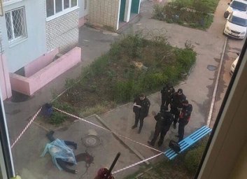 Мужчина выпрыгнул из окна 10 этажа: подробности от полиции