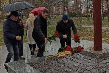 Общественность Харьковщины почтила память жертв Голодомора