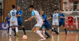 Геннадий Кернес поздравляет харьковских студентов с победой на чемпионате Европы по футзалу