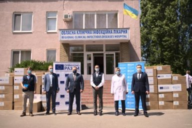 ВОЗ передала харьковской инфекционке современное оборудование
