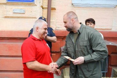 Глава ХОВА вручил награды работникам экстренной медицины Харьковщины