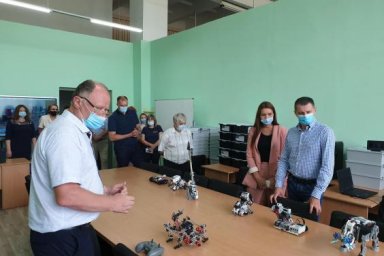 Роман Семенуха принял участие в открытии STEM-лаборатории на Изюмщине