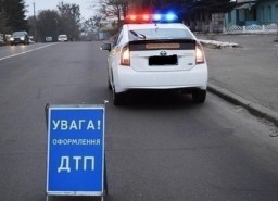 Тройное ДТП под Харьковом: легковушку отбросило на автобус, водитель погиб