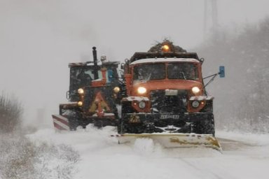 В течение суток на дорогах области работало 108 единиц спецтехники