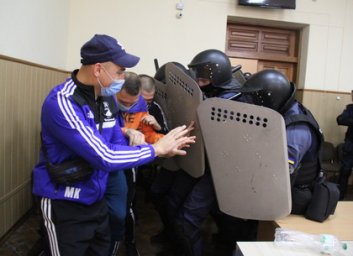 ФОТО: На Слобожанщине судебные охранники совместно с силовиками совершенствовали учились противодейс