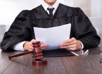 Обманули людей на 300 тысяч: мошенникам предъявлены подозрения