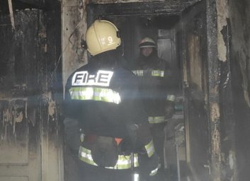 Пожар в центре Харькова: есть погибший, жильцов с балконов снимали по автолестнице (ФОТО)