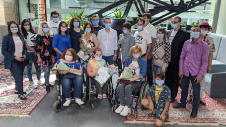 Алексей Кучер вручил отличия ХОГА операторам волонтерской &laquo;горячей линии&raquo; STOP СOVID-19