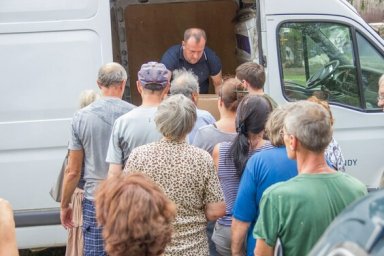 
В громады Харьковщины продолжает поступать гуманитарная помощь
