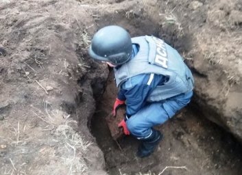 На месте раскопок черных металлоискателей нашли склад ржавых мин (ФОТО)