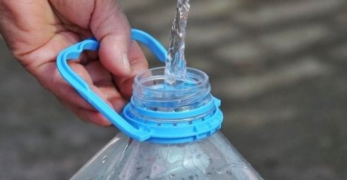 
Харьковчанам рекомендуют всегда иметь под рукой запас питьевой воды и заряженный павербанк
