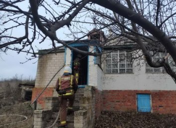 В частном доме подожгли кресло (ФОТО)