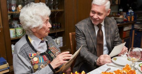 Игорь Терехов в преддверии Дня победы посетил на дому ветеранов