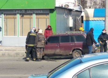 На Салтовке загорелся автомобиль (ФОТО, ВИДЕО)