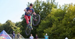 Геннадий Кернес открыл Урбан-парк