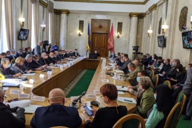 Полиция усилила патрулирование общественных мест и 267 зон отдыха в Харькове