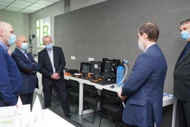 В харьковском вузе презентовали неинвазивный аппарат искусственной вентиляции легких собственной раз