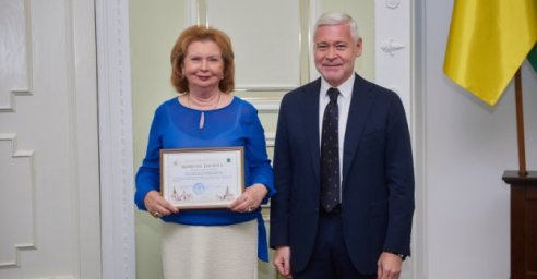 В Харькове наградили коллективы лучших медучреждений города