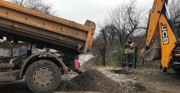 Бригады &laquo;Харьковводоканала&raquo; приводят в порядок территорию на местах разрытий
