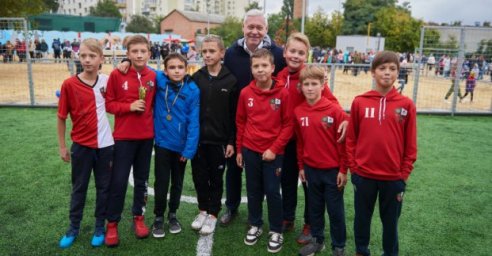 Возле Харьковского аэропорта благоустроили микрорайон