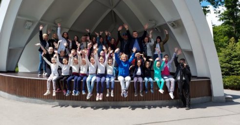 Воспитанники хореографической школы презентовали флешмоб ко Дню защиты детей