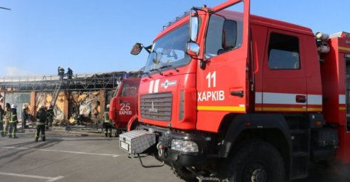 Из-за обстрелов пожары произошли в семи районах Харькова