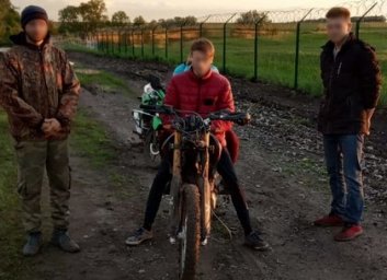 Новый улов пограничников: четверо парней решили порыбачить в приграничной полосе