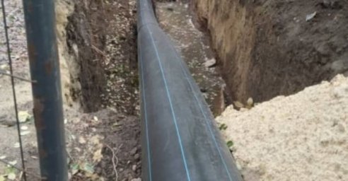 На улице Гвардейцев Широнинцев перекладывают водопроводные сети