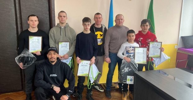 
        В Харькове наградили победителей соревнований по воркауту
