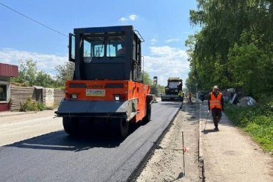 
В пределах поселка городского типа Бабаи восстанавливают дорогу
