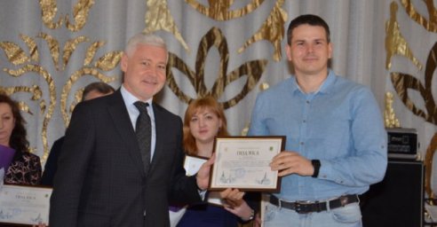 В районах города отмечают День работников жилищно-коммунального хозяйства