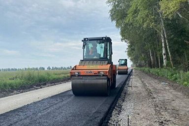 
На дороге «Мартово - Хотимля - Старый Салтов» уже устроили более 13 км уравнительного слоя
