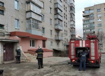 Горевший балкон всполошил жильцов девятиэтажки