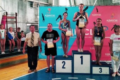 Харьковчанки получили медали чемпионата Украины по прыжкам на акробатической дорожке