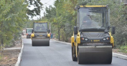 На улице Сидора Ковпака ремонтируют дорогу