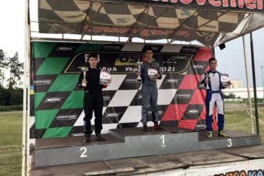 Харьковские гонщики лидируют на Кубке Украины